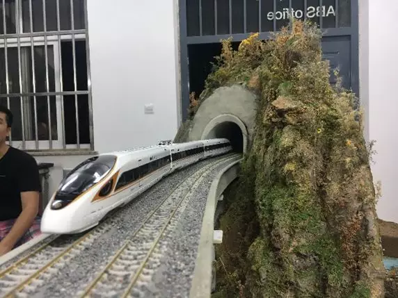 模型记录:他们将模型场景定格在中国高铁“复(图12) 模型记录:他们将模型场景定格在中国高铁“复(图12)